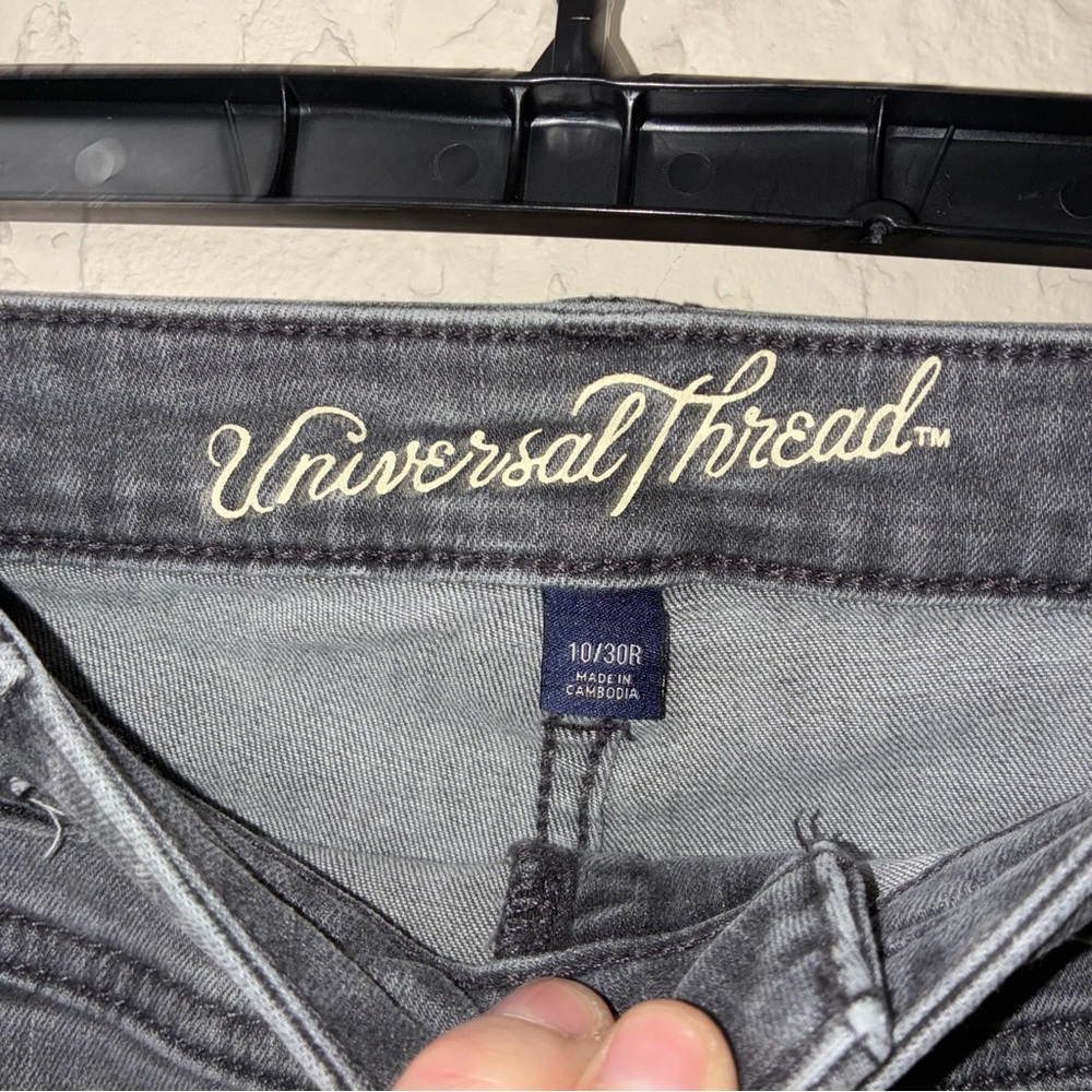 Universal Thread Gray Distressed Denim Jean Shorts - Picture 2 of 4